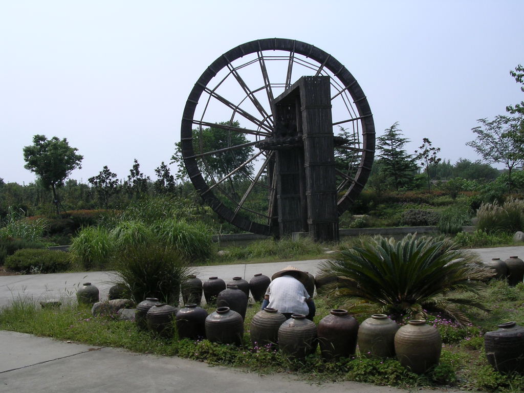 Ruota all'entrata di Zhou Zhuang